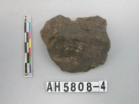 藏品(灰黑色細砂陶片)的圖片